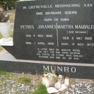 MUNRO Petrus Johannes 1898-1969 &amp; Martha Magdalena SNYMAN 1909-1973