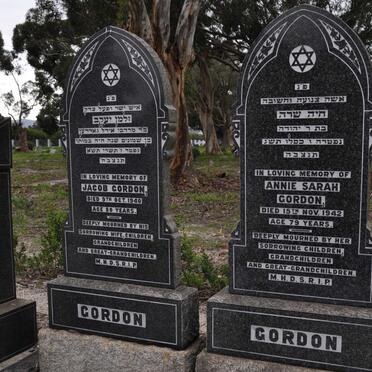 GORDON Jacob -1940 &amp; Annie Sarah -1942