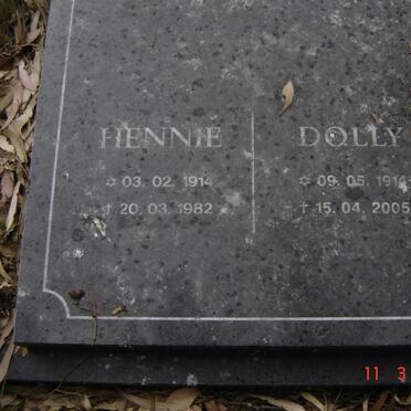 ? Hennie 1914-1982 &amp; Dolly 1914-2005