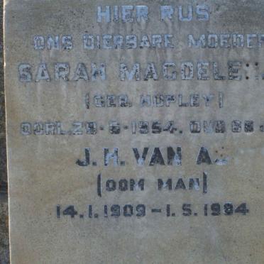 AS J.H., van 1909-1984 &amp; Sarah Magdelena HOPLEY -1954