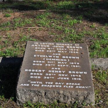 BROWN Arthur John 1876-1958 &amp; Ethelwyn HEMMING 1879-1951 :: BROWN Robert Henry 1905-1910 