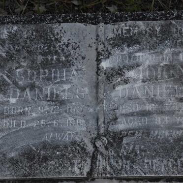 DANIELS John -1970 :: DANIELS Sophia 1897-198?