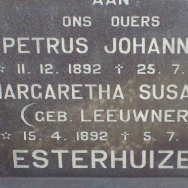 ESTERHUIZEN Petrus Johannes 1892-1967 &amp; Margaretha Susanna LEEUWNER 1892-1965