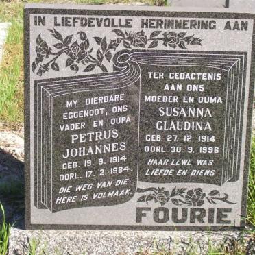 FOURIE Petrus Johannes 1914-1984 &amp; Susanna Glaudina 1914-199