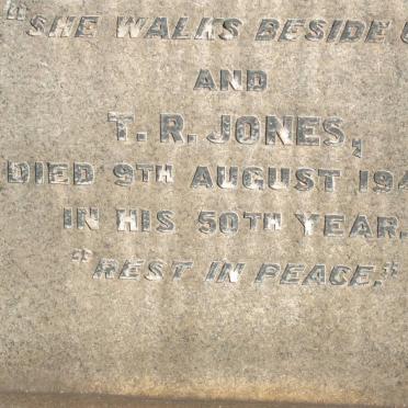 JONES Anna S. -1942 :: JONES T.R. -1942