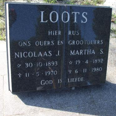 LOOTS Nicolaas J. 1893-1970 &amp; Martha S. 1892-1980