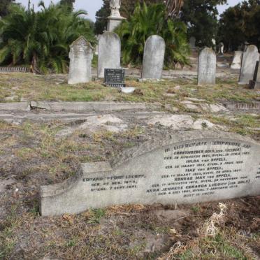 LUCOUW :: VAN OPPEL :: DOLS :: KIELDER