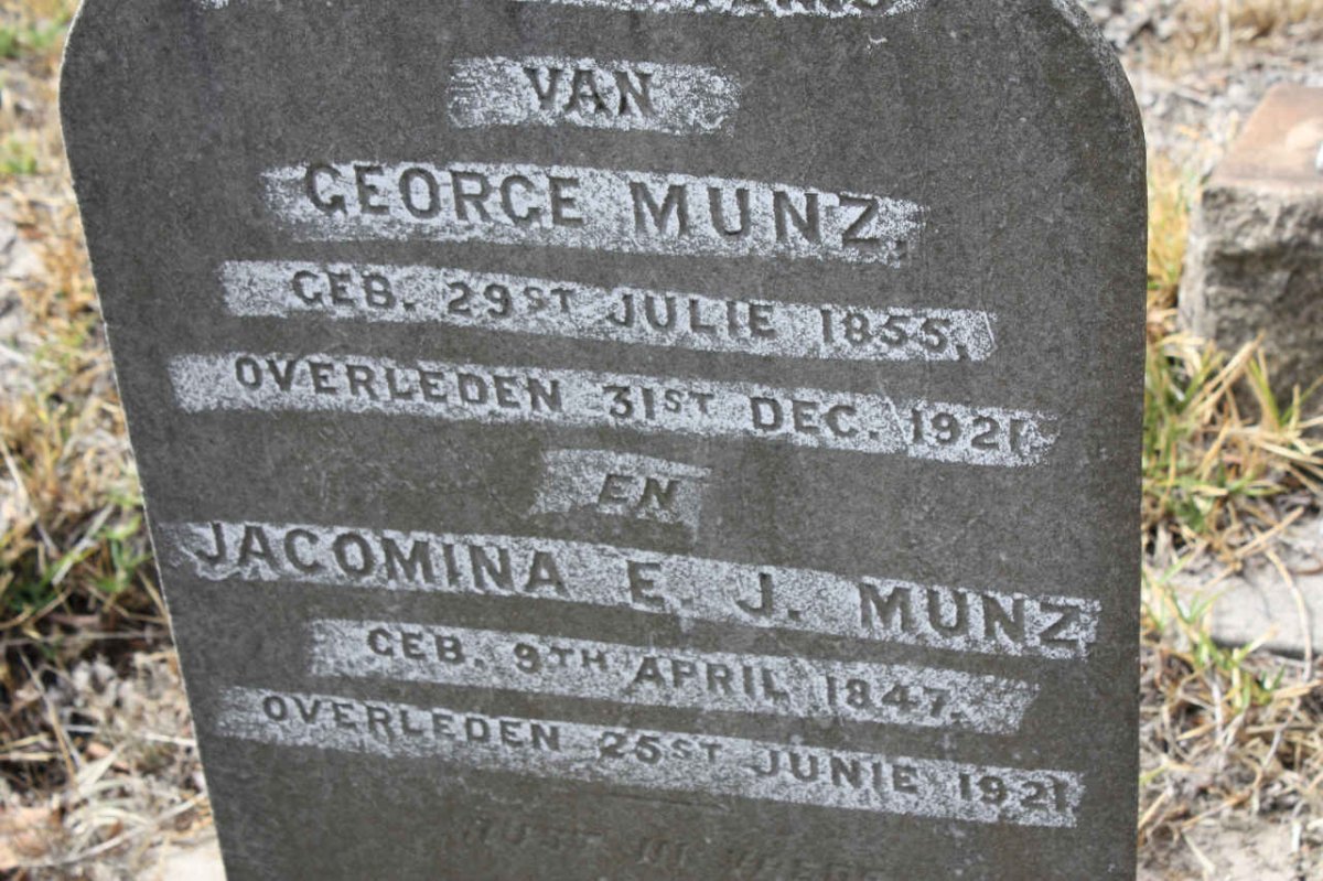 MUNZ George 1855-1921 &amp; Jacomina E.J. 1847-1921
