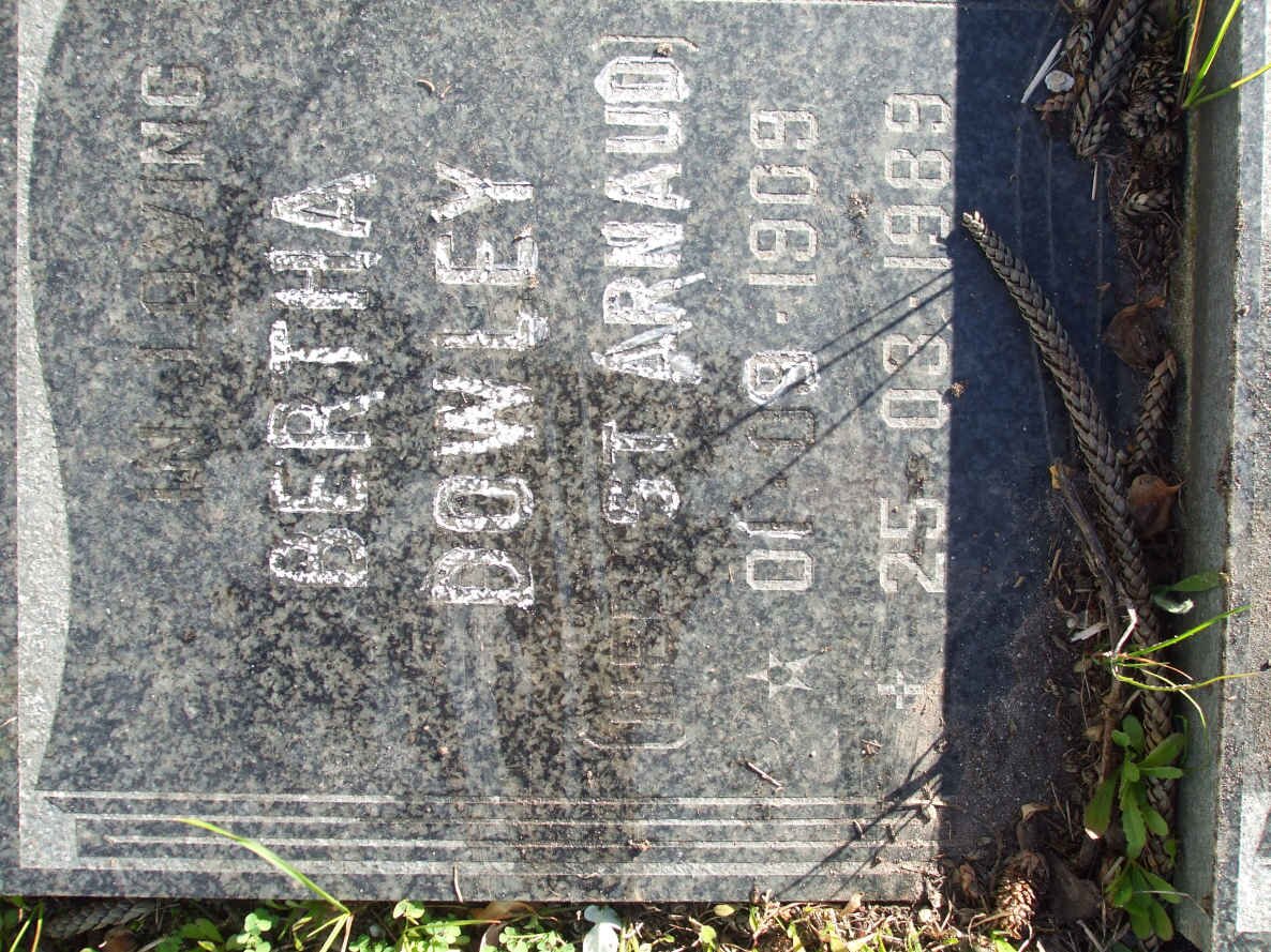 DOWLEY Bertha nee ST. ARNAUD 1909-1989