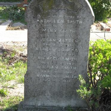 SMITH Kathleen -1928 :: SMITH Mary -1935