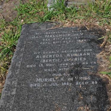 VRIES Jan Melchior, de 1900-1926 &amp; Muriel K. -1989 :: DE VRIES Albertus Adriaan -1966