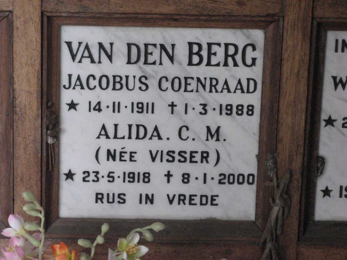 BERG Jacobus Coenraad, van den 1911-1988 &amp; Alida C.M. VISSER 1918-2000