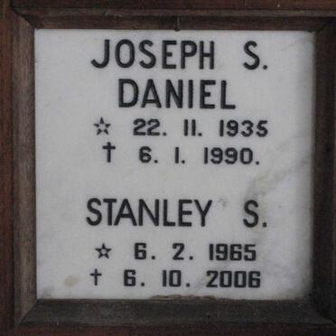 DANIEL Joseph S. 1935-1990 :: DANIEL Stanley S. 1965-2006