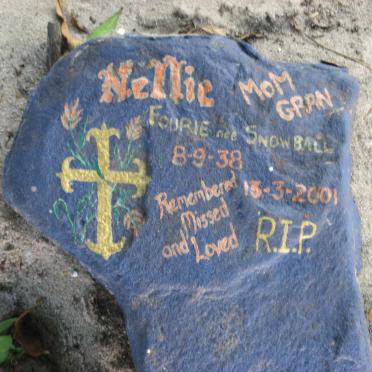 FOURIE Nellie nee SNOWBALL 1938-2001