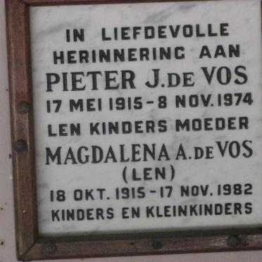 VOS Pieter J., de 1915-1974 &amp; Magdalena A. 1915-1982