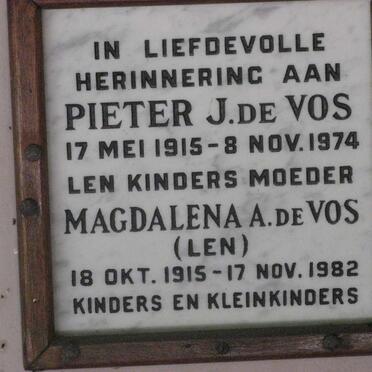VOS Pieter J., de 1915-1974 &amp; Magdalena A. 1915-1982