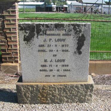 LOUW J.P. 1877-1956 &amp; M.J 1886-1964