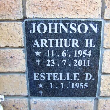 JOHNSON Arthur H. 1954-2011 &amp; Estelle D. 1955-