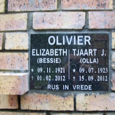 OLIVIER Tjaart J. 1923-2012 &amp; Elizabeth 1921-2012