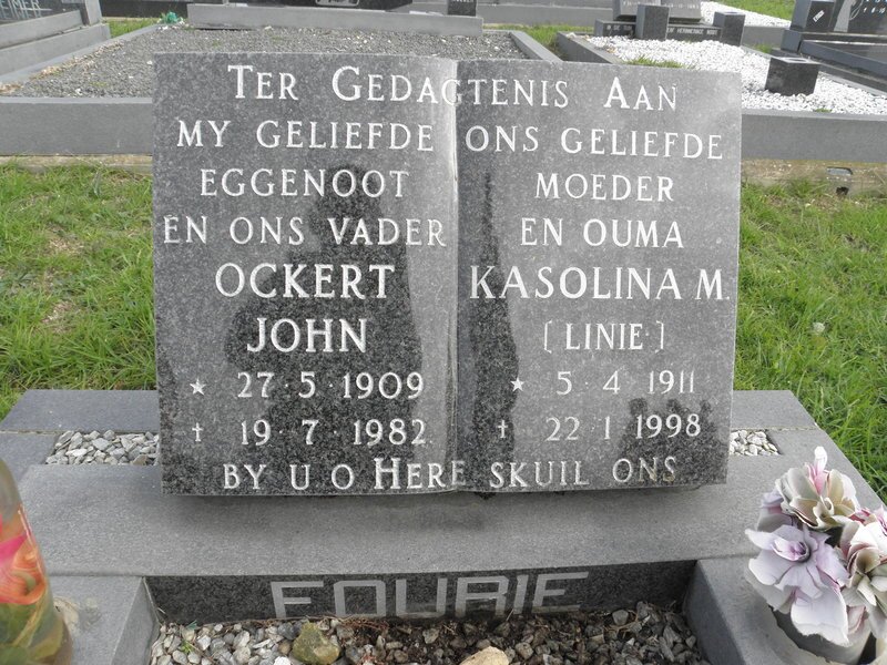 FOURIE Ockert John 1909-1982 &amp; Kasolina M. 1911-1998