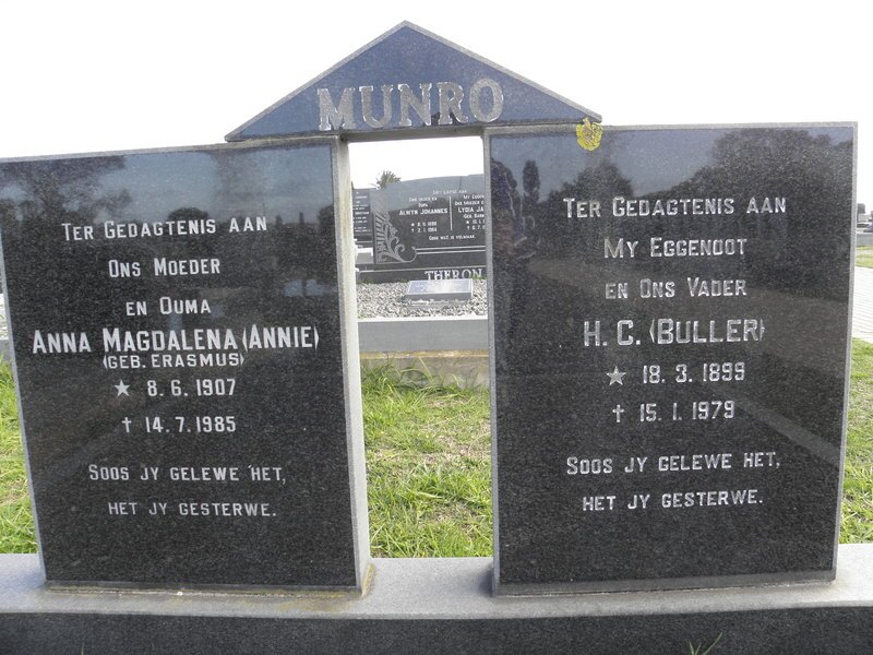 MUNRO H.C. 1899-1979 &amp; Anna Magdalena ERASMUS 1907-1985