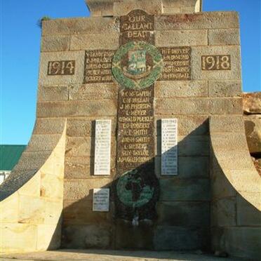 Western Cape, MOSSEL BAY, Beach Road, Light house, WW1 and WW2 War Memorial