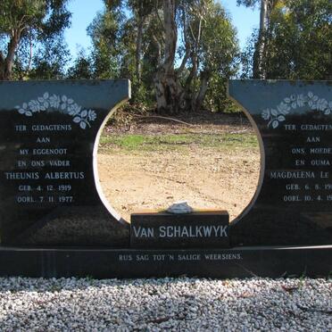 SCHALKWYK Theunis Albertus, van 1919-1977 &amp; Magdalena LE ROUX 1919-1982