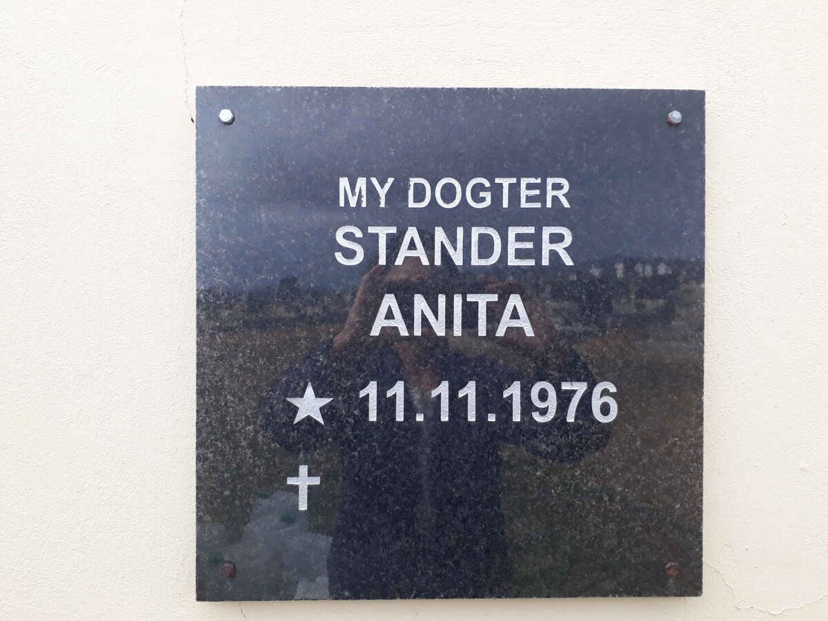 STANDER Anita 1976-