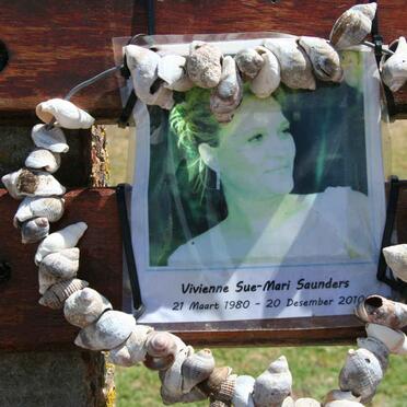 SAUNDERS Vivienne Sue-Mari 1980-2010