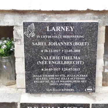 LARNEY Sarel Johannes 1927-2008 &amp; Valerie Thelma ENGELBRECHT 1937-2013