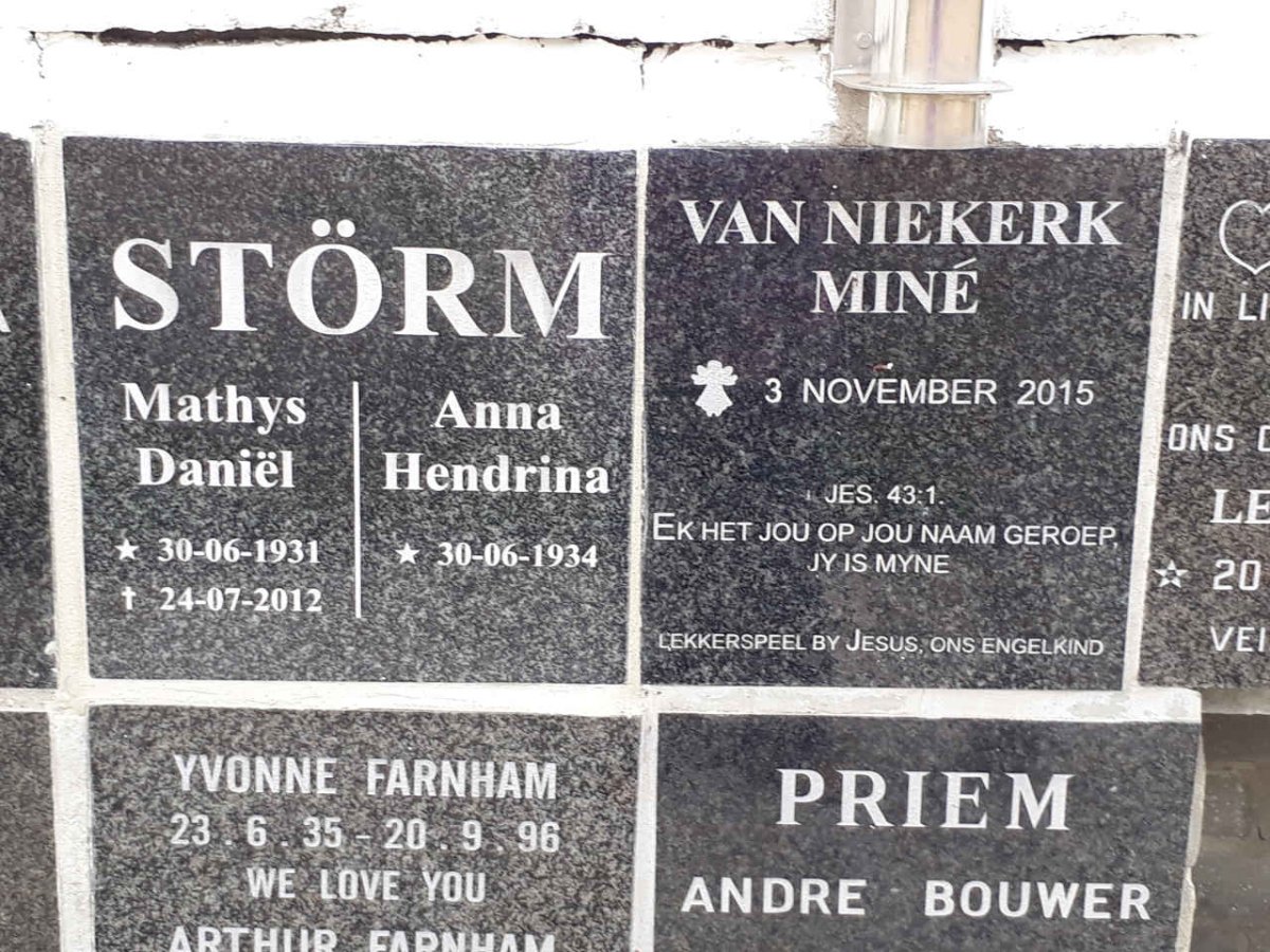 STÖRM Mathys Daniël 1931-2012 &amp; Anna Hendrina 1934- :: NIEKERK Miné, van -2015