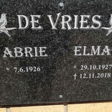 VRIES Abrie, de 1926- &amp; Elma 1927-2018