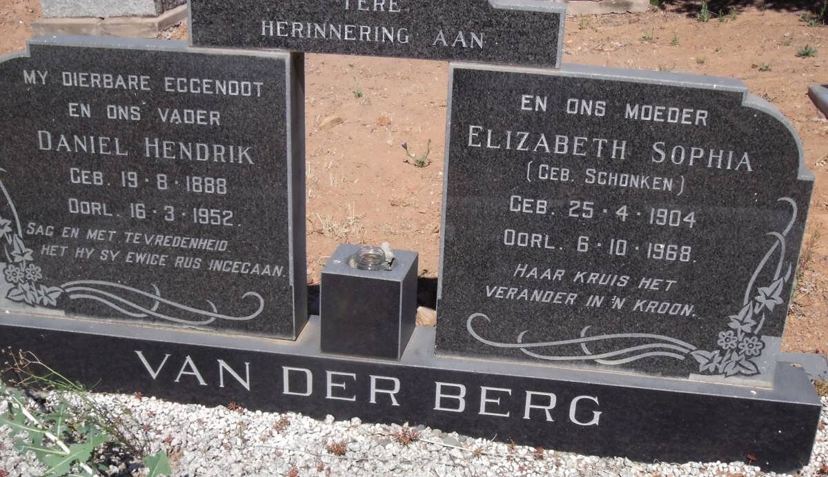 BERG Daniel Hendrik, van der 1888-1952 &amp; Elizabeth Sophia SCHONKEN 1904-1968