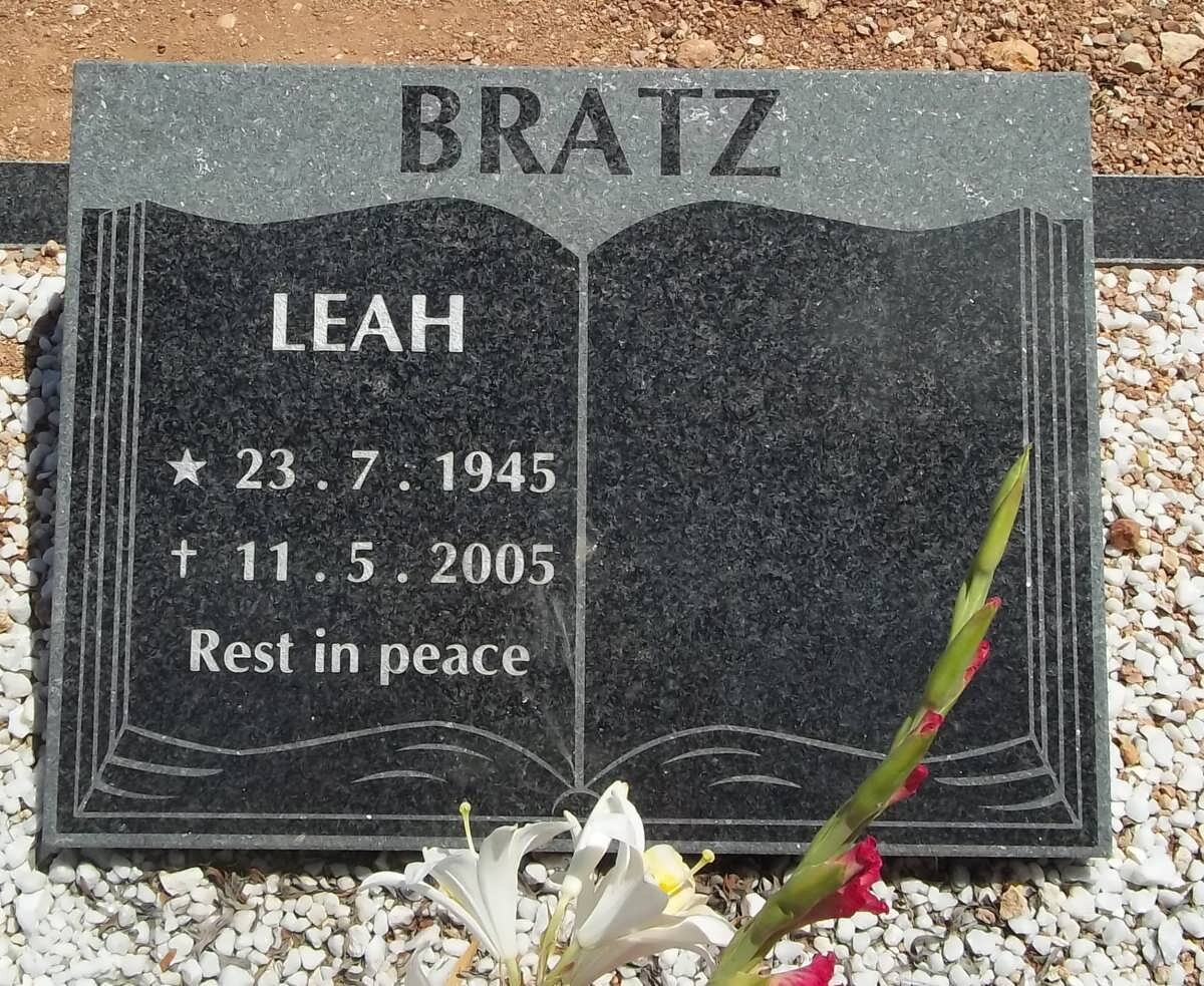 BRATZ Leah 1945-2005