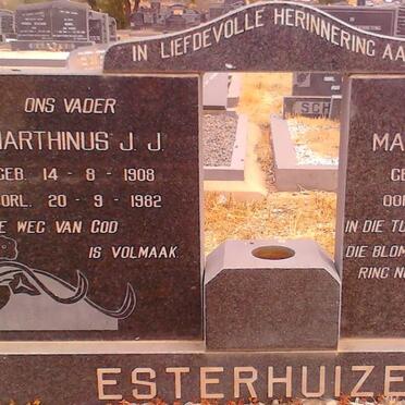 ESTERHUIZEN Marthinus J.J 1908-1982 &amp; Martha Jacoba 1907-1969