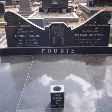 FOURIE Andries Hendrik 1873-1961 &amp; Susarah Dorothea RADEMEYER 1887-1957