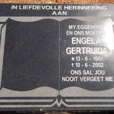 STANDER Engela Gertruida 1951-2002