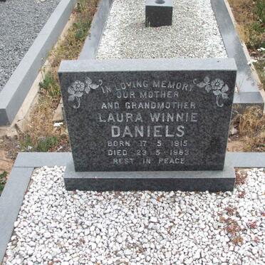 DANIELS Laura Winnie 1915-1983