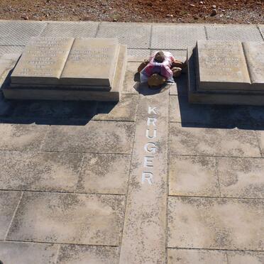 KRUGER Petrus Stephanus 1935-2001 &amp; Hester Maria VAN NIEKERK 1936-