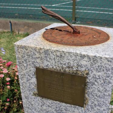 HUSKISSON Bremner 1936-2008 &amp; Yvonne 1940-2009