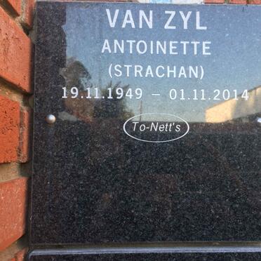 ZYL Antoinette, van nee STRACHAN 1949-2014