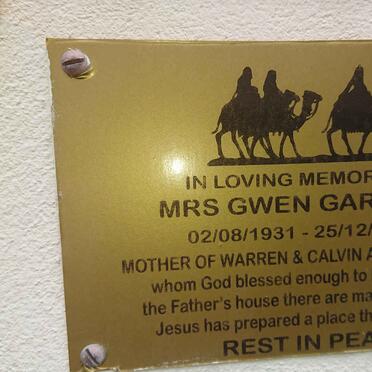 GARNETT Gwen 1931-2013