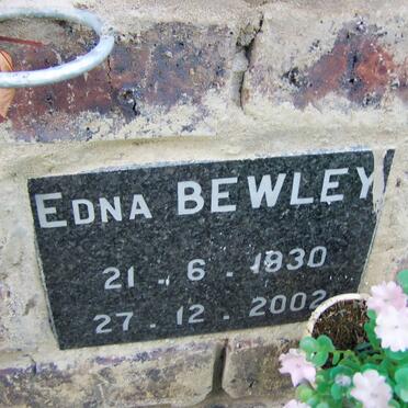 BEWLEY Edna 1930-2002