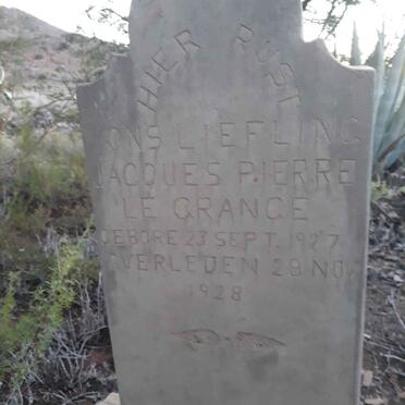 Western Cape, PRINCE ALBERT district, Prince Albert Valley, Angeliers Bosch 157_1, farm cemetery