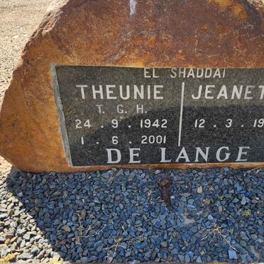 LANGE Theunie T.G.H., de 1942-2001 & Jeanetta 1946-