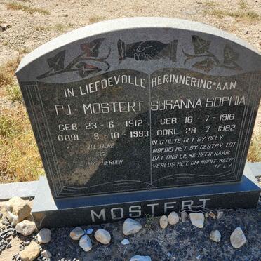 MOSTERT P.J. 1912-1993 & Susanna Sophia 1916-1982