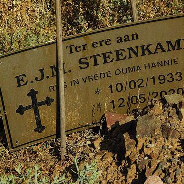 STEENKAMP E.J.M. 1933-2020