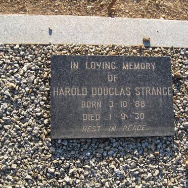 STRANGE Harold Douglas 1888-1930 &amp; Margaret Maud -1974