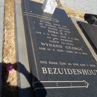 BEZUIDENHOUT Wynand George 1909-1984 &amp; Dina E.F. 1922-1982