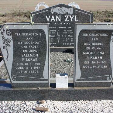 ZYL Salemon Pienaar, van 1898-1984 &amp; Magdalena Susarah 1901-1988